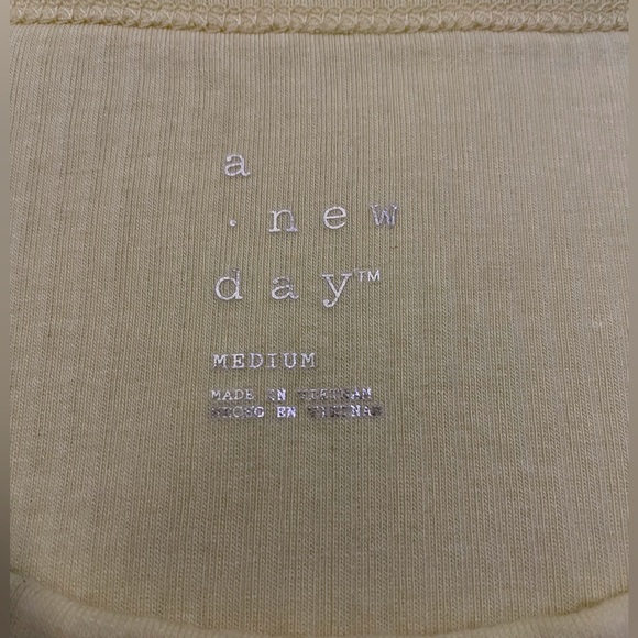 Soft Basic yellow T-shirt. Women’s size medium. - Picture 3 of 3